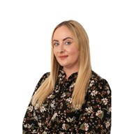 Headshot of Kelly Mennim