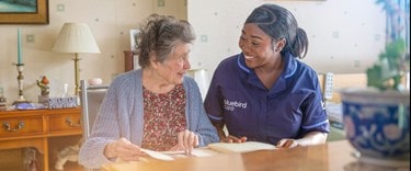 Lady talking about dementia awareness care 