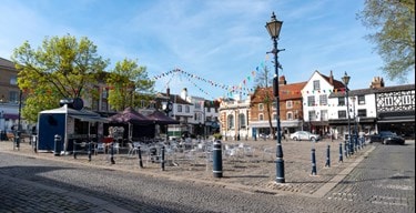 Hitchin town square