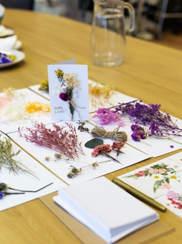 Materials for the dried flower workshop 
