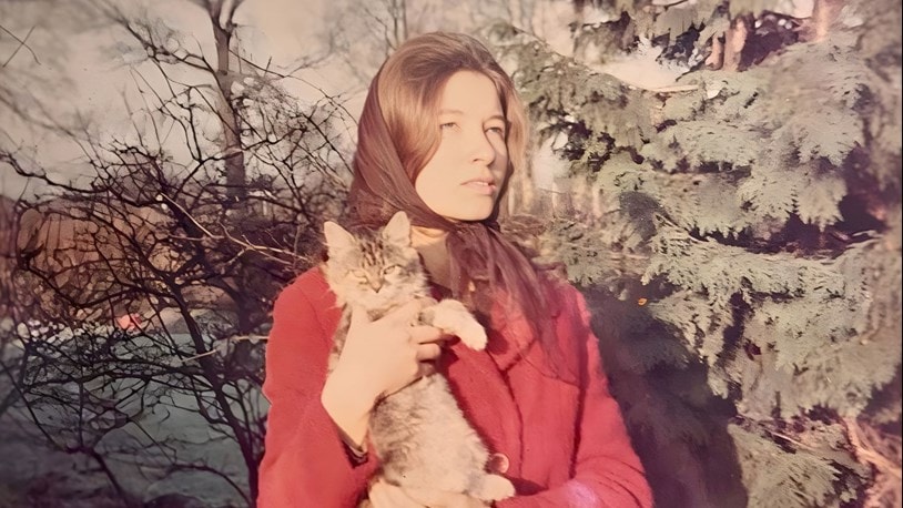 Lady holding her cat