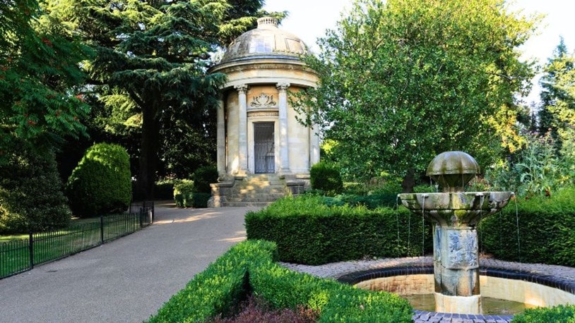 Leamington Spa Stone Built Memorial Folly in Jephson Gardens Stratford & Warwick